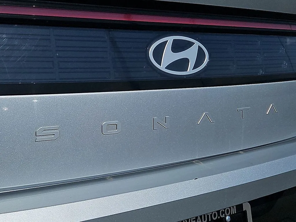 Hyundai Sonata photo 12