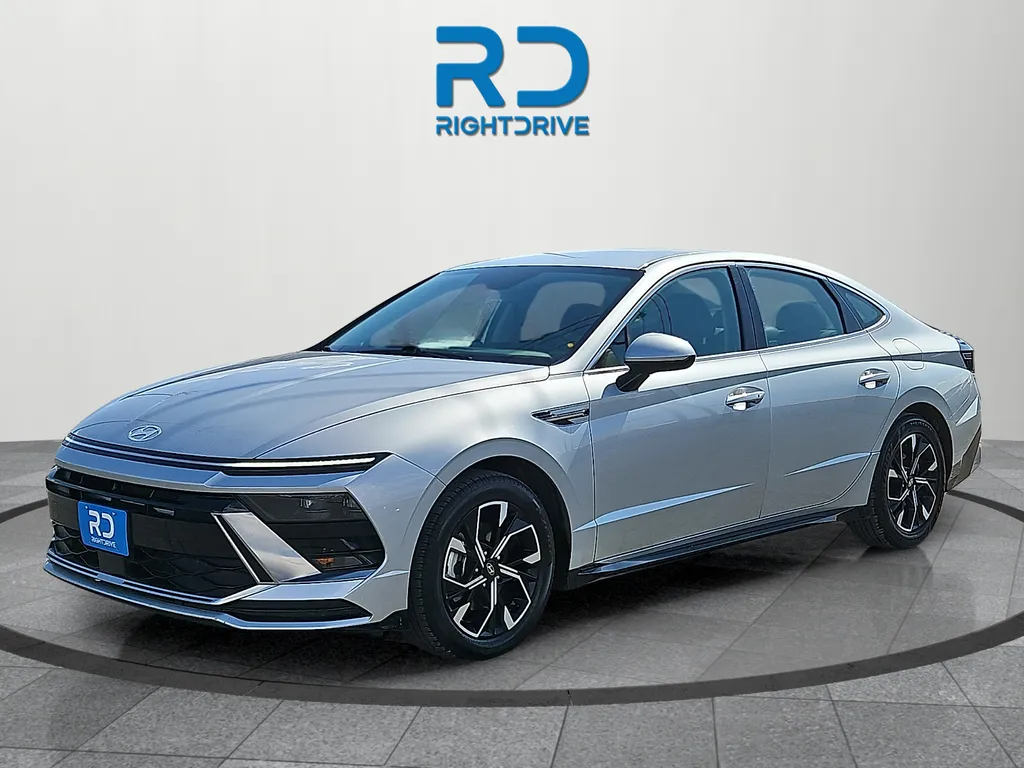 Hyundai Sonata photo 6