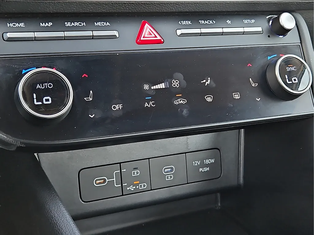 Hyundai Sonata photo 21