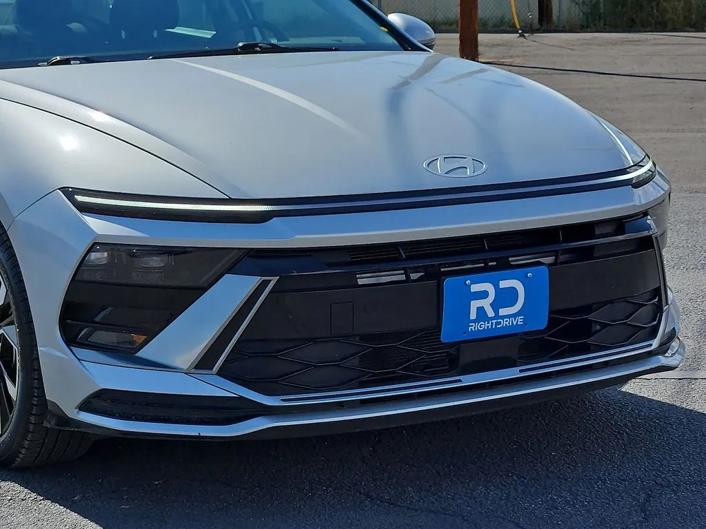 Hyundai Sonata photo 7