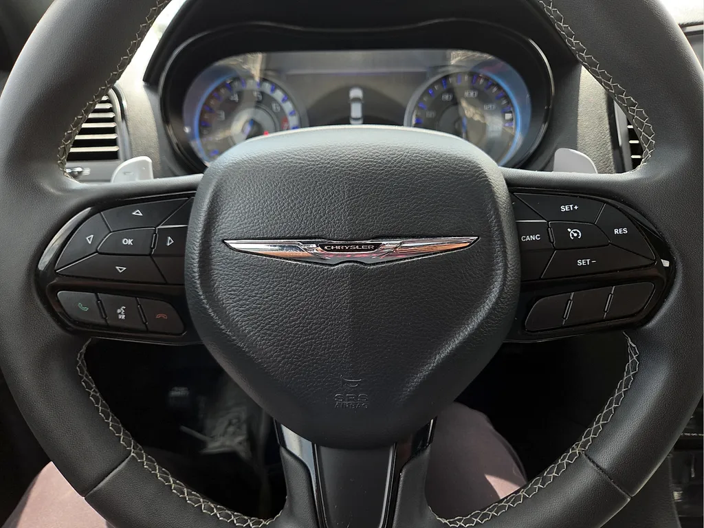 Chrysler 300 photo 24