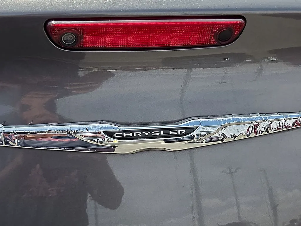 Chrysler 300 photo 12