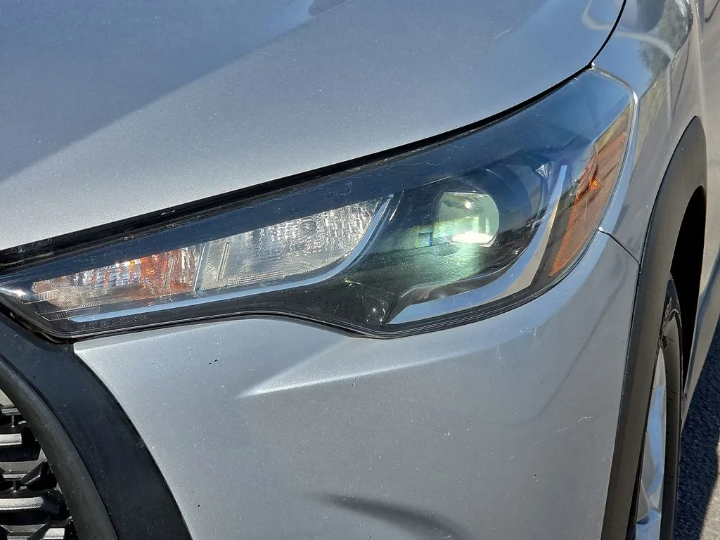 Toyota Corolla Cross photo 8