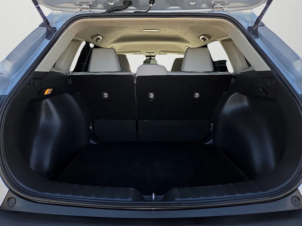 Toyota Corolla Cross photo 13