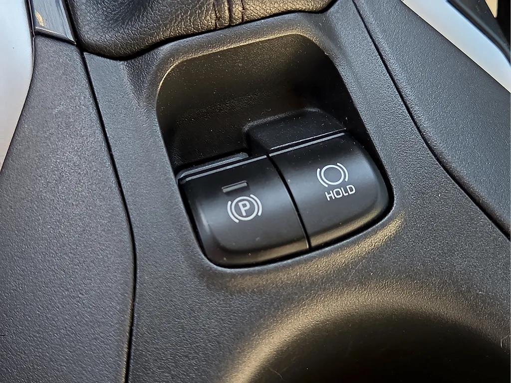 Toyota Corolla Cross photo 20