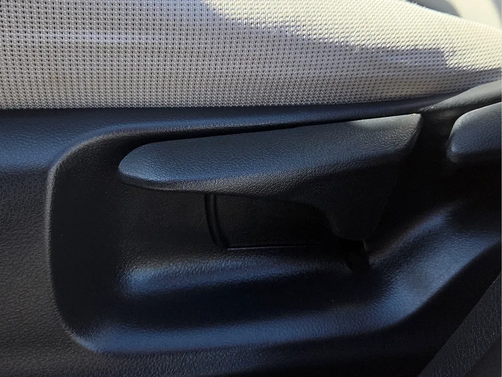 Toyota Corolla Cross photo 18