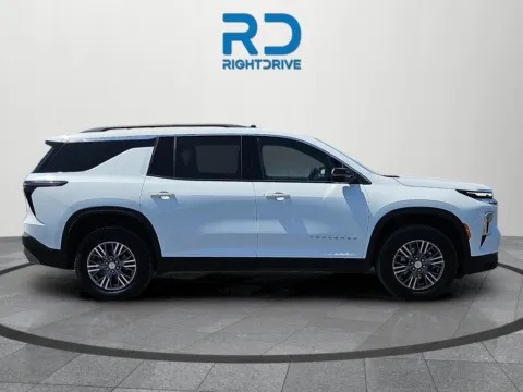 Photos of 2024 Chevrolet Traverse LT for sale in El Paso, TX at RightDrive - 9315 Montana