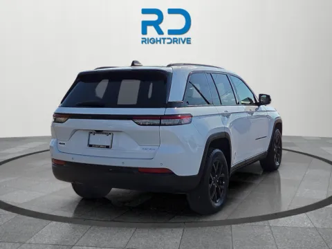 Another view of 2024 Jeep Grand Cherokee Altitude for sale in El Paso, TX at RightDrive - 9315 Montana