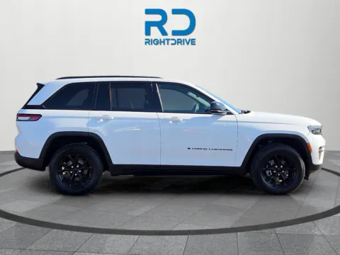 Photos of 2024 Jeep Grand Cherokee Altitude for sale in El Paso, TX at RightDrive - 9315 Montana
