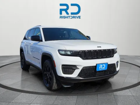 White 2024 Jeep Grand Cherokee Altitude for sale in El Paso, TX