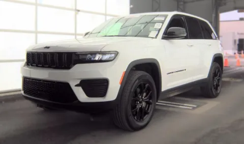 Another view of 2024 Jeep Grand Cherokee Altitude for sale in El Paso, TX at RightDrive - 9315 Montana