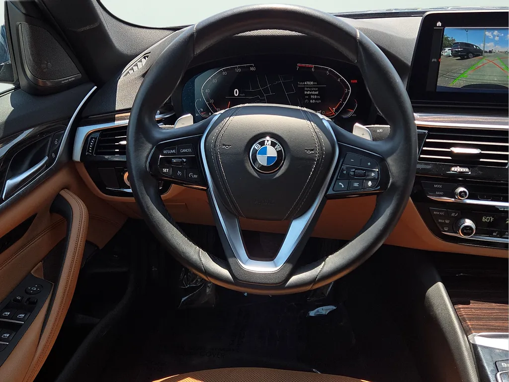BMW 5 Series photo 14