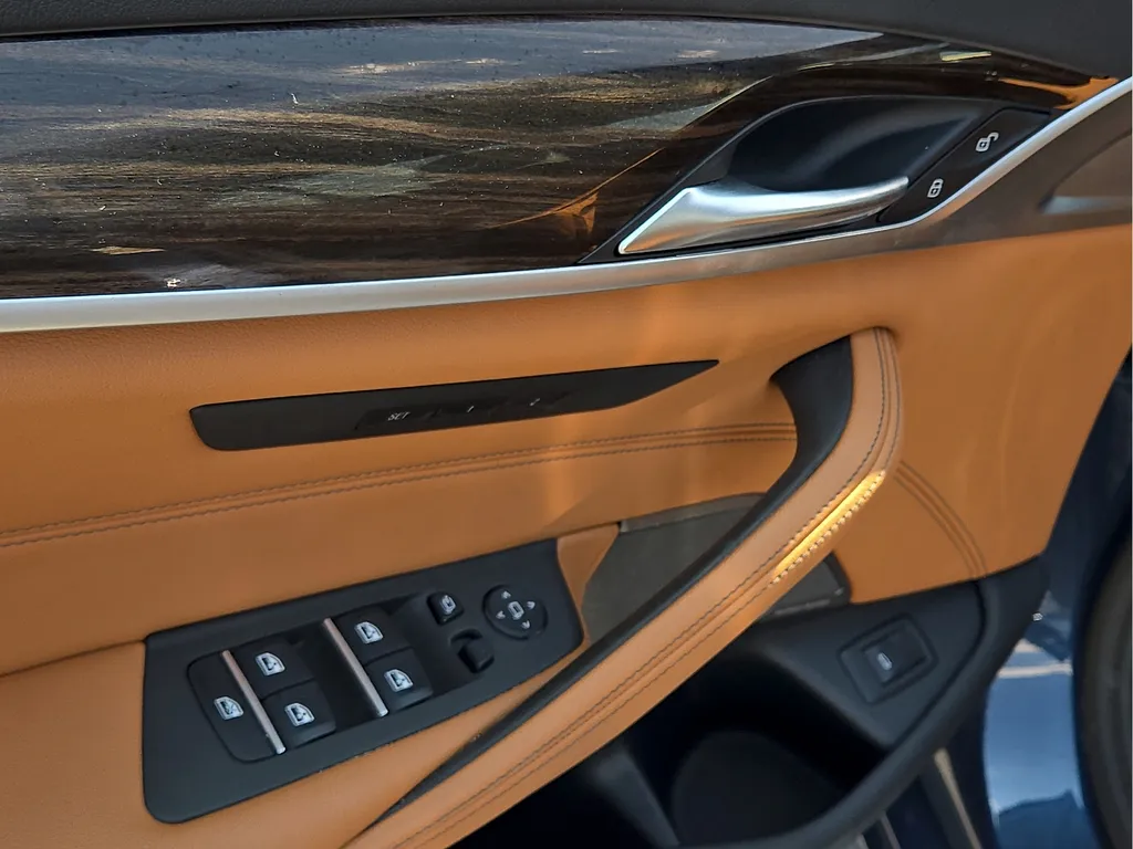 BMW 5 Series photo 17