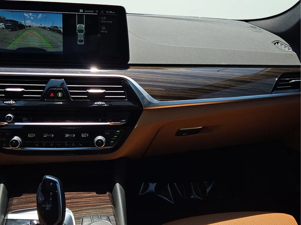 BMW 5 Series photo 15