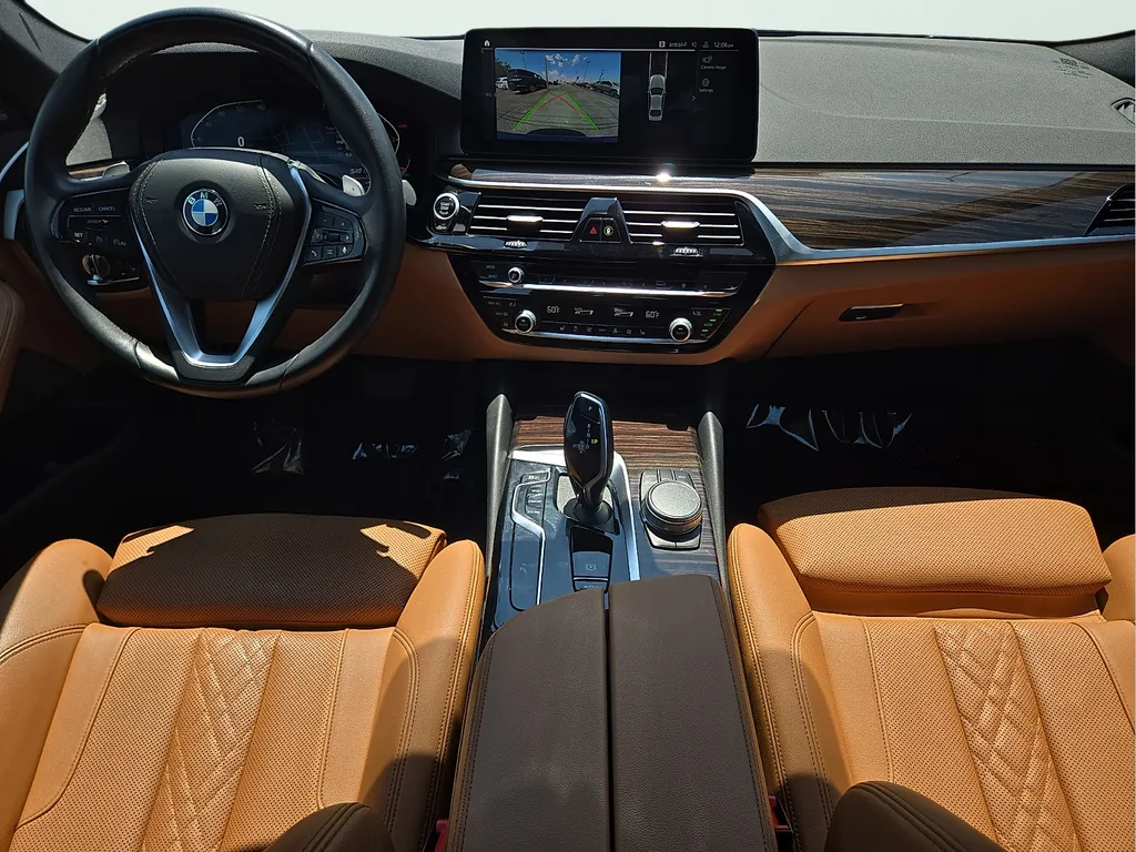 BMW 5 Series photo 13