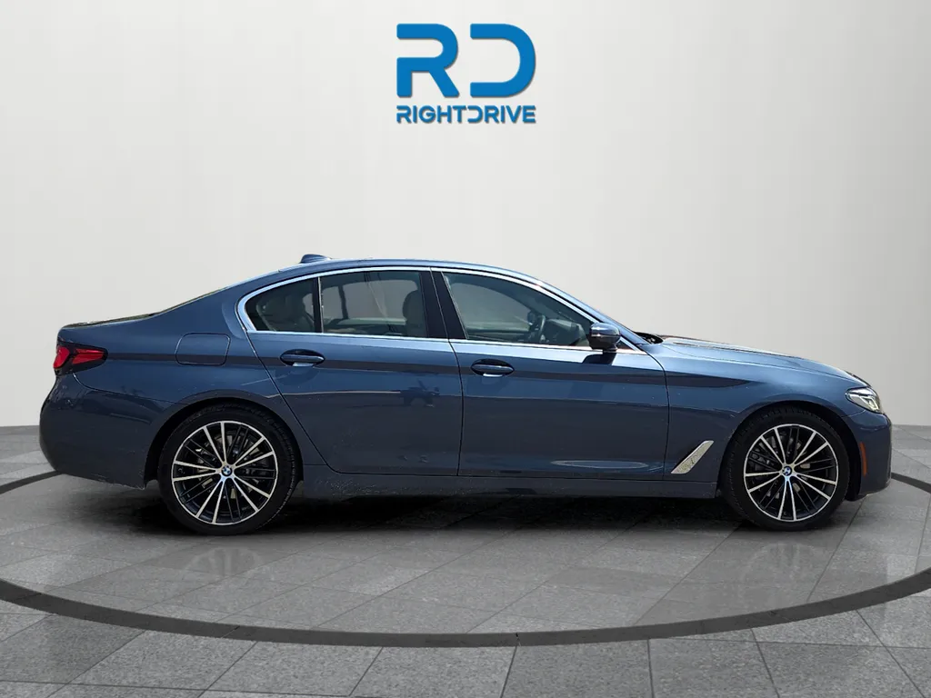 BMW 5 Series photo 2