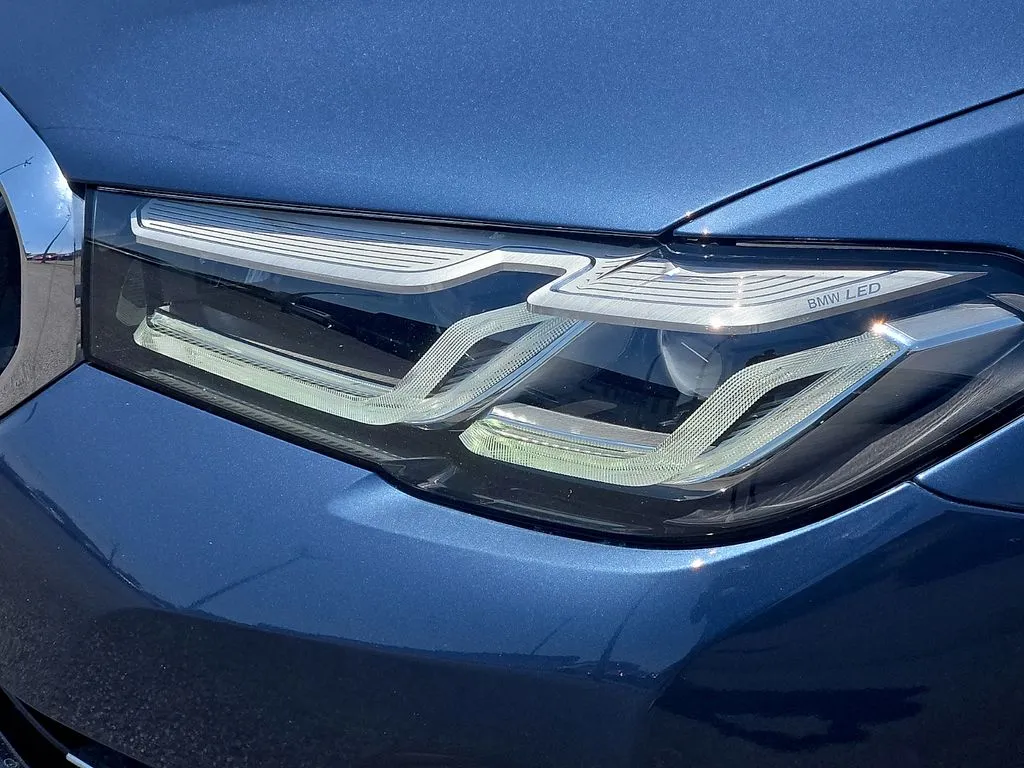 BMW 5 Series photo 7