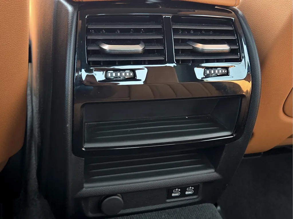 BMW 5 Series photo 12