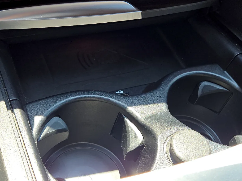 BMW 5 Series photo 21