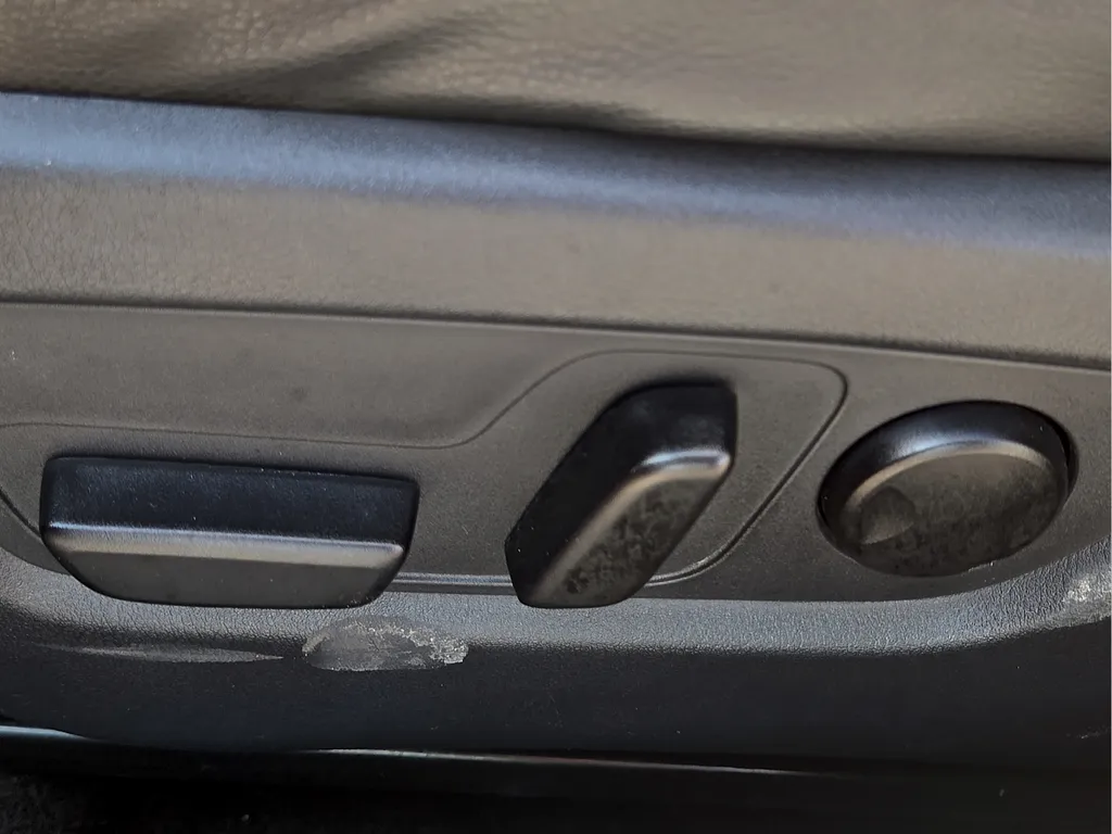 Mazda CX-50 photo 19