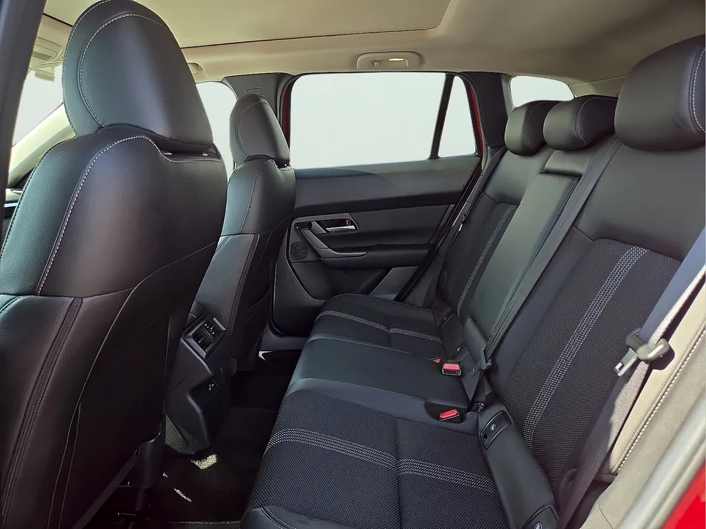 Mazda CX-50 photo 13