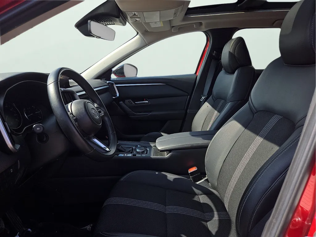 Mazda CX-50 photo 17