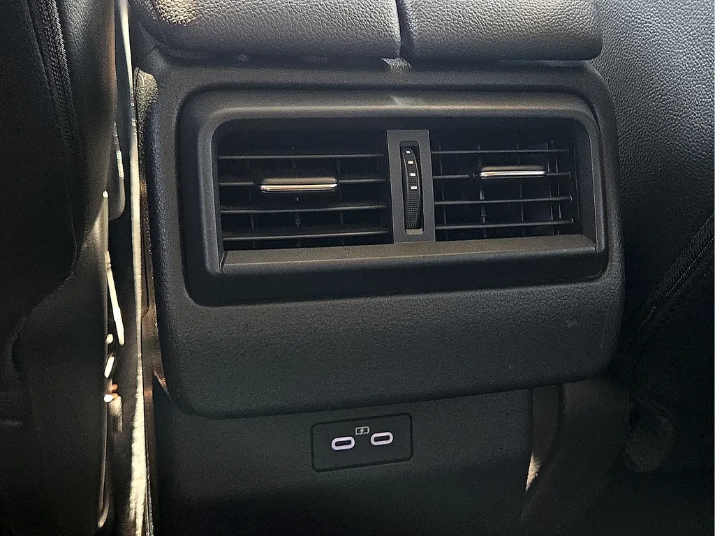 Mazda CX-50 photo 14