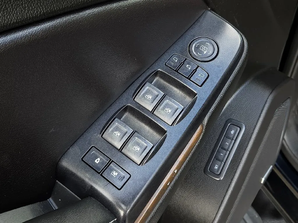 GMC Yukon photo 17