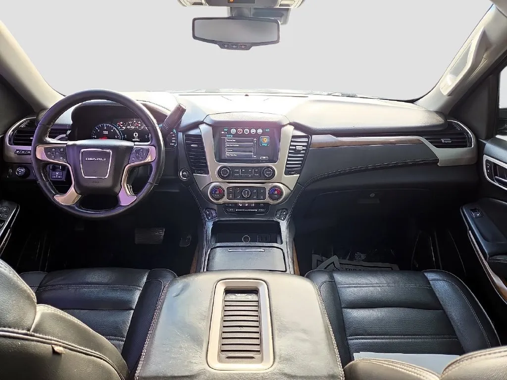 GMC Yukon photo 15