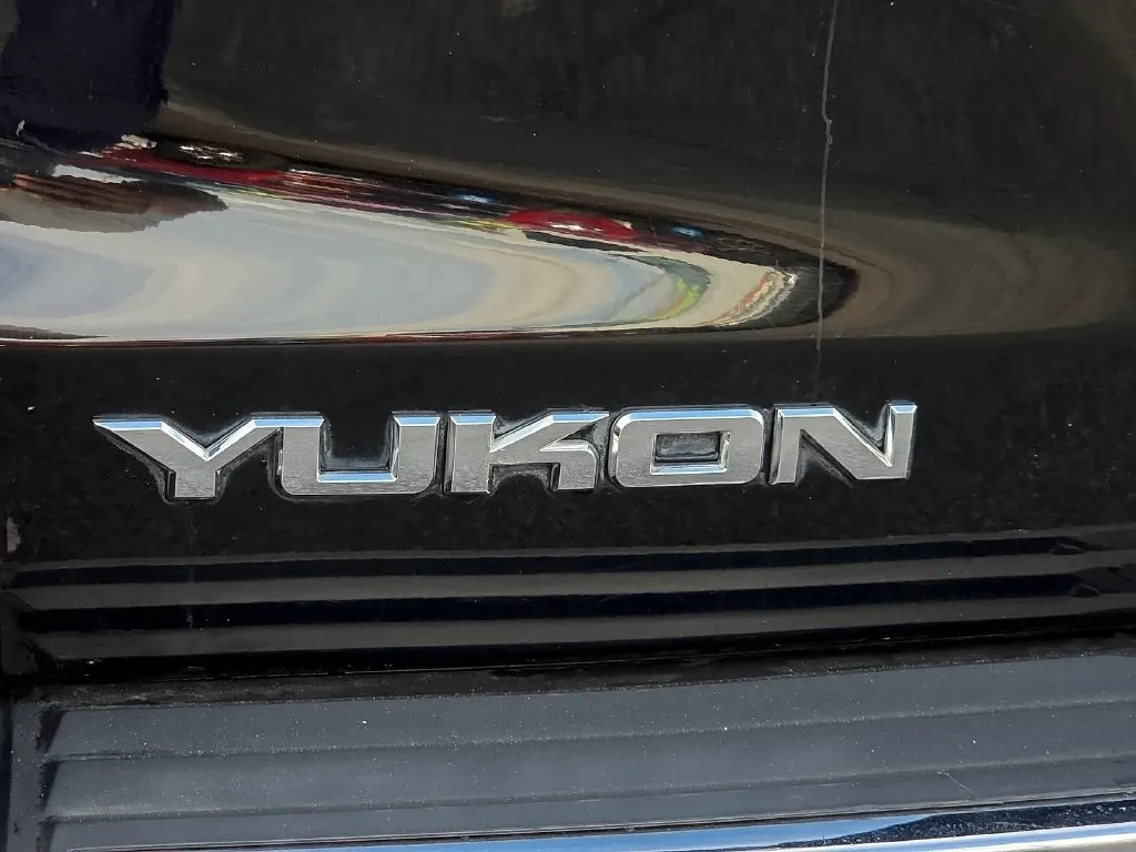 GMC Yukon photo 12