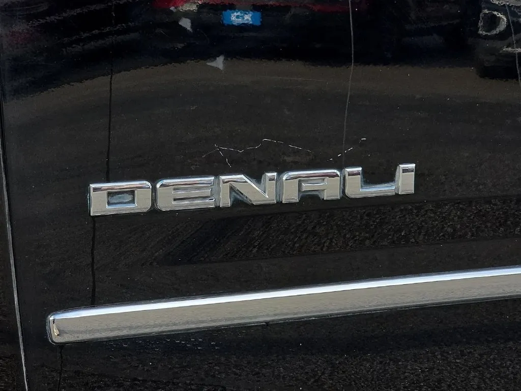 GMC Yukon photo 10