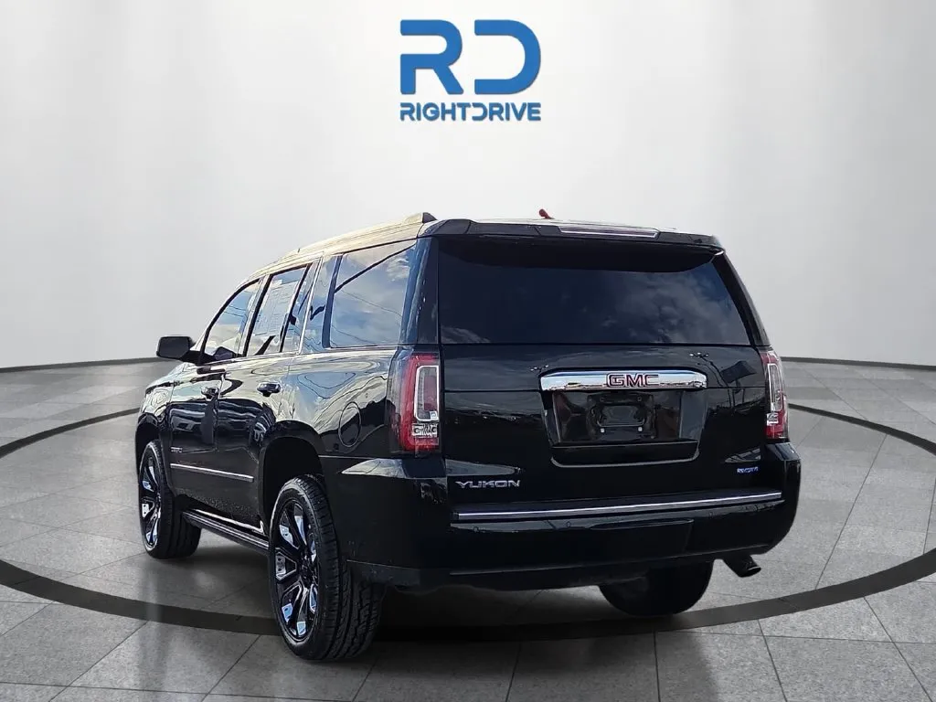 GMC Yukon photo 4