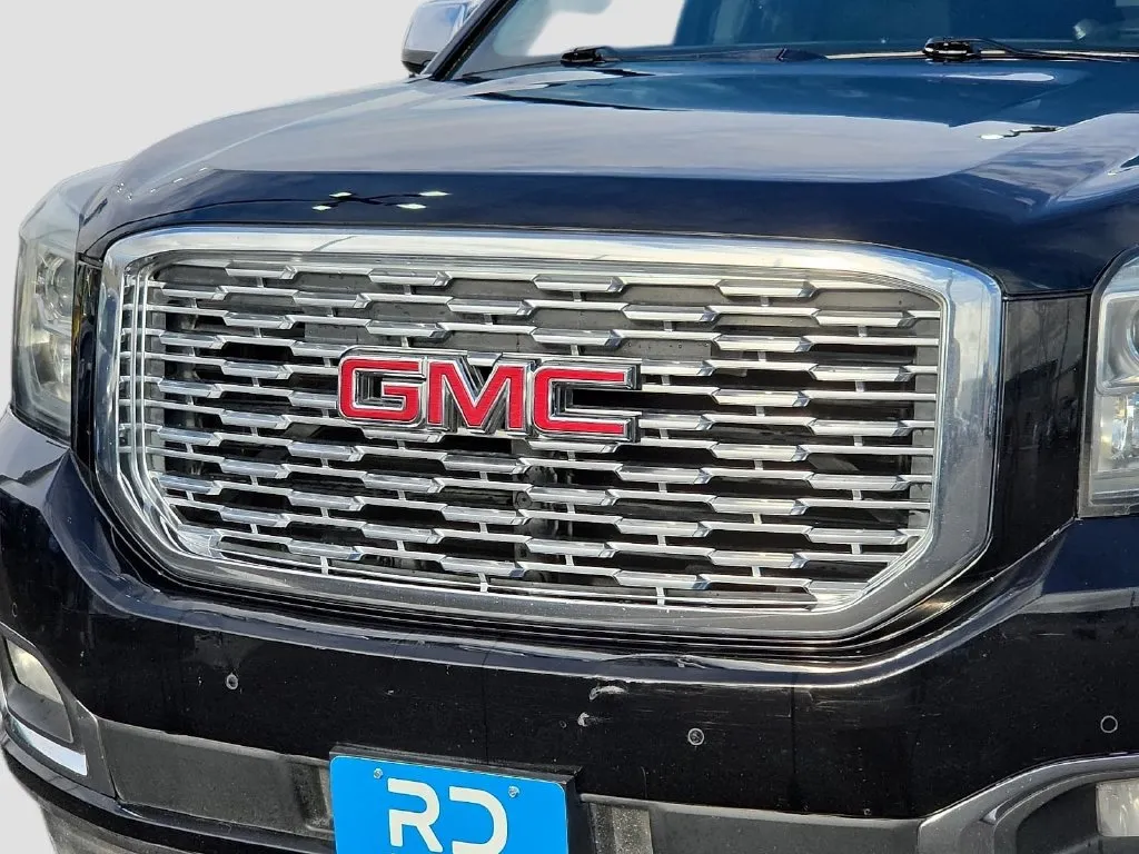 GMC Yukon photo 7