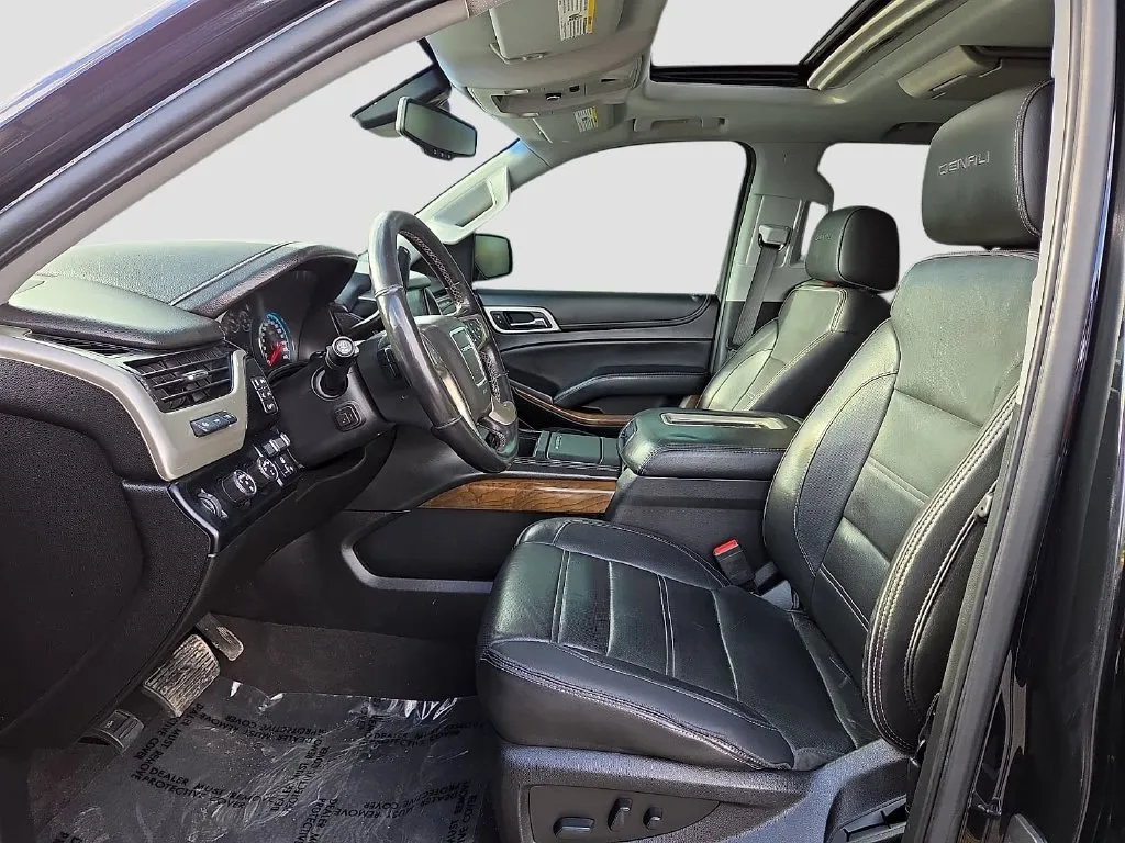 GMC Yukon photo 19