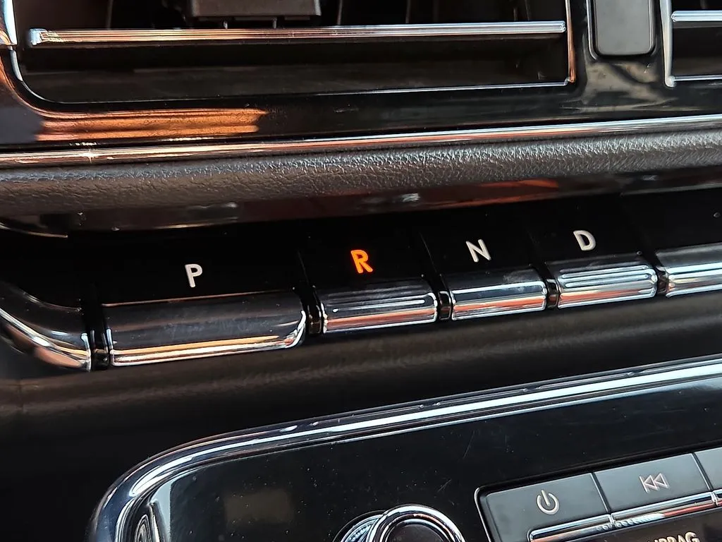 Lincoln Navigator photo 25