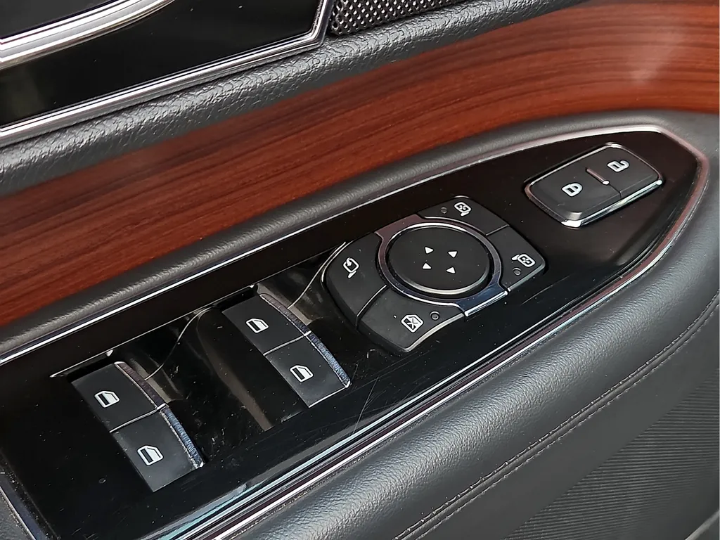 Lincoln Navigator photo 17