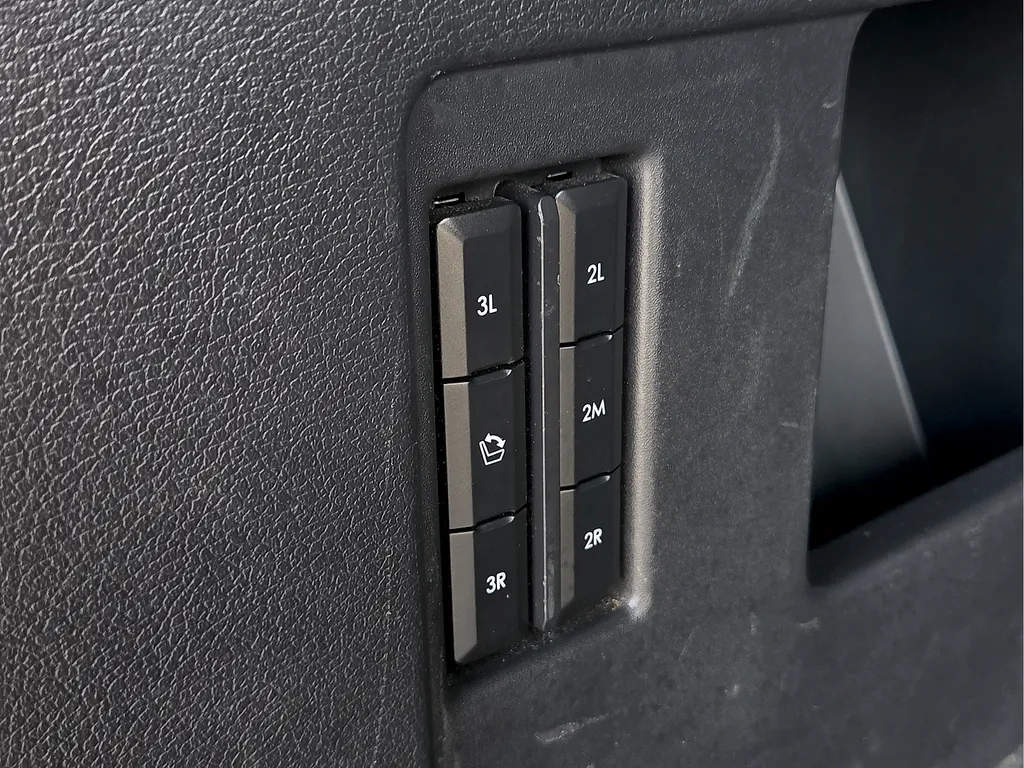 Lincoln Navigator photo 13