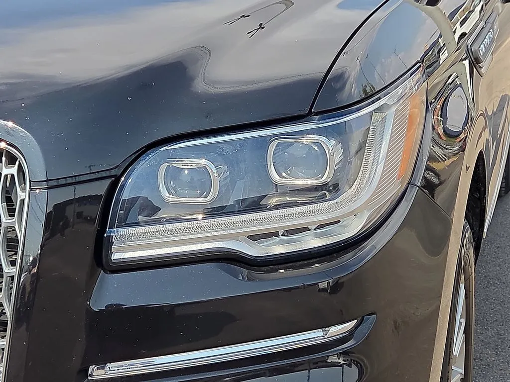 Lincoln Navigator photo 8