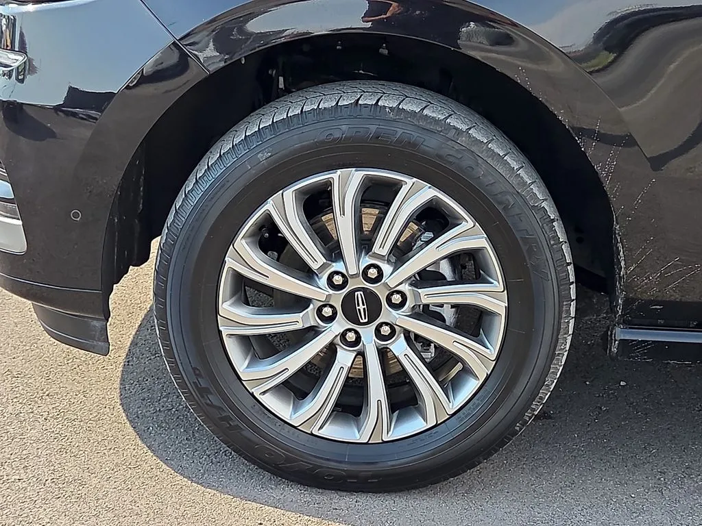 Lincoln Navigator photo 9
