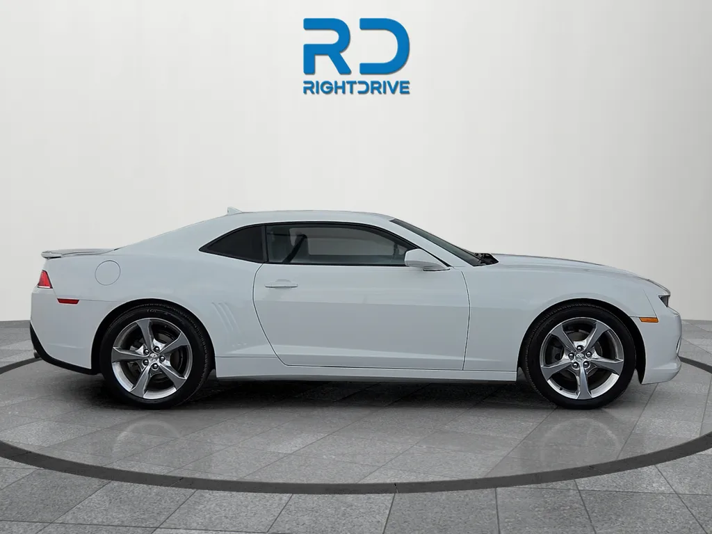 Chevrolet Camaro photo 2