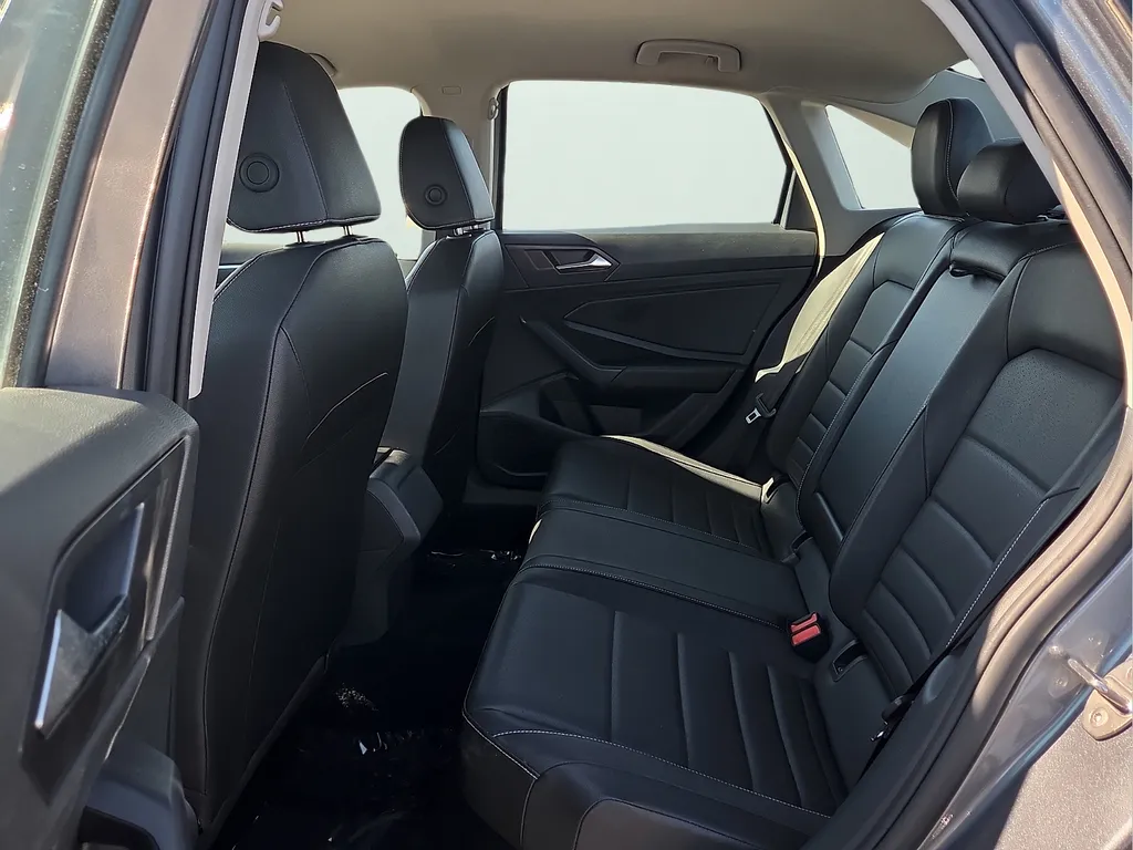 Volkswagen Jetta photo 14