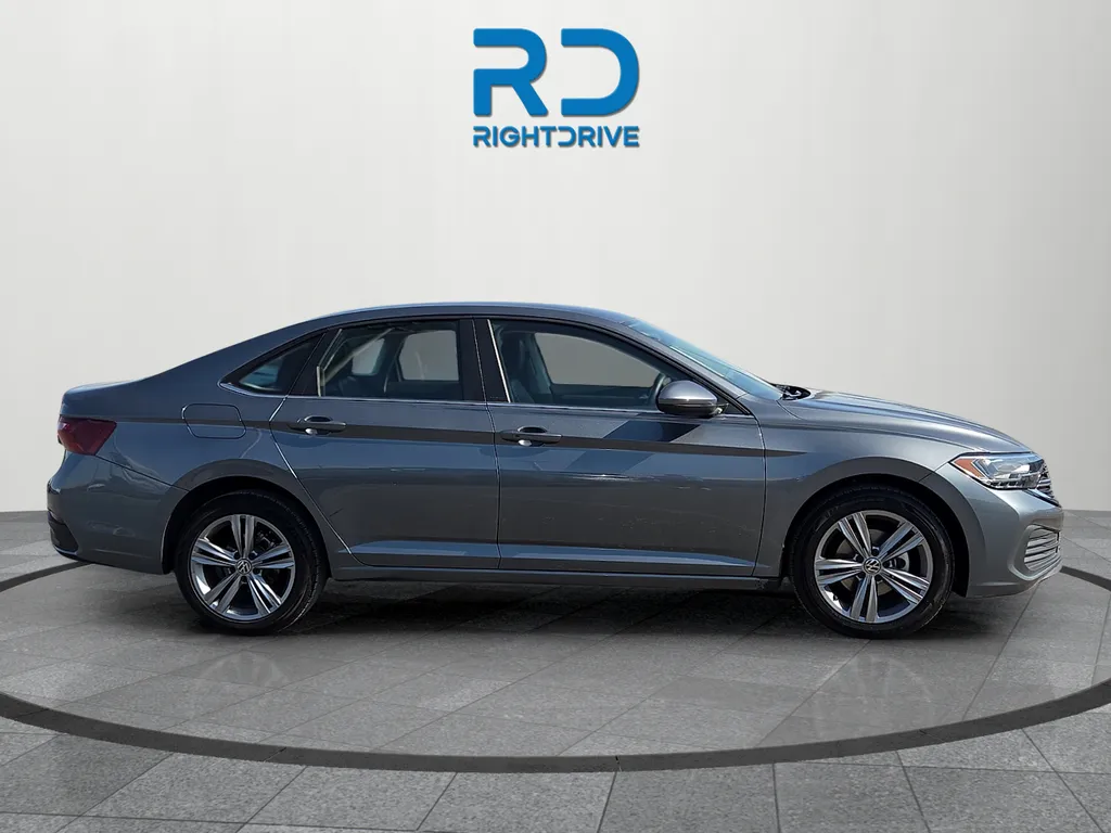 Volkswagen Jetta photo 2