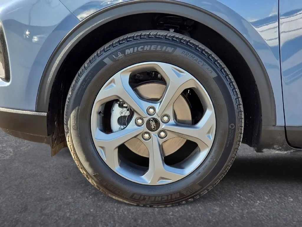 Ford Escape photo 9
