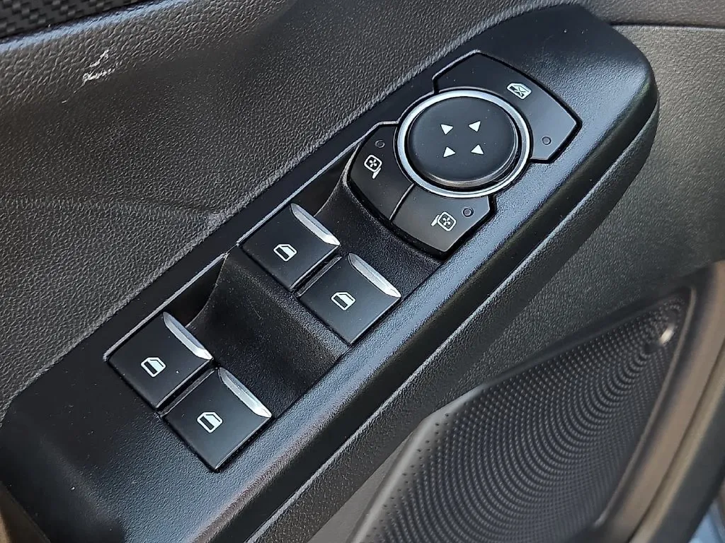 Ford Escape photo 17