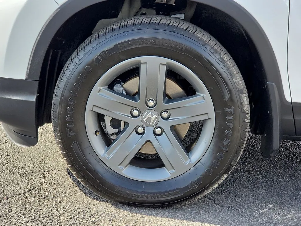 Honda Ridgeline photo 9