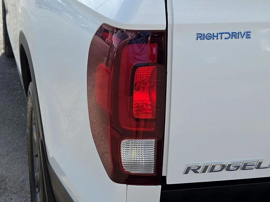 Honda Ridgeline photo 11