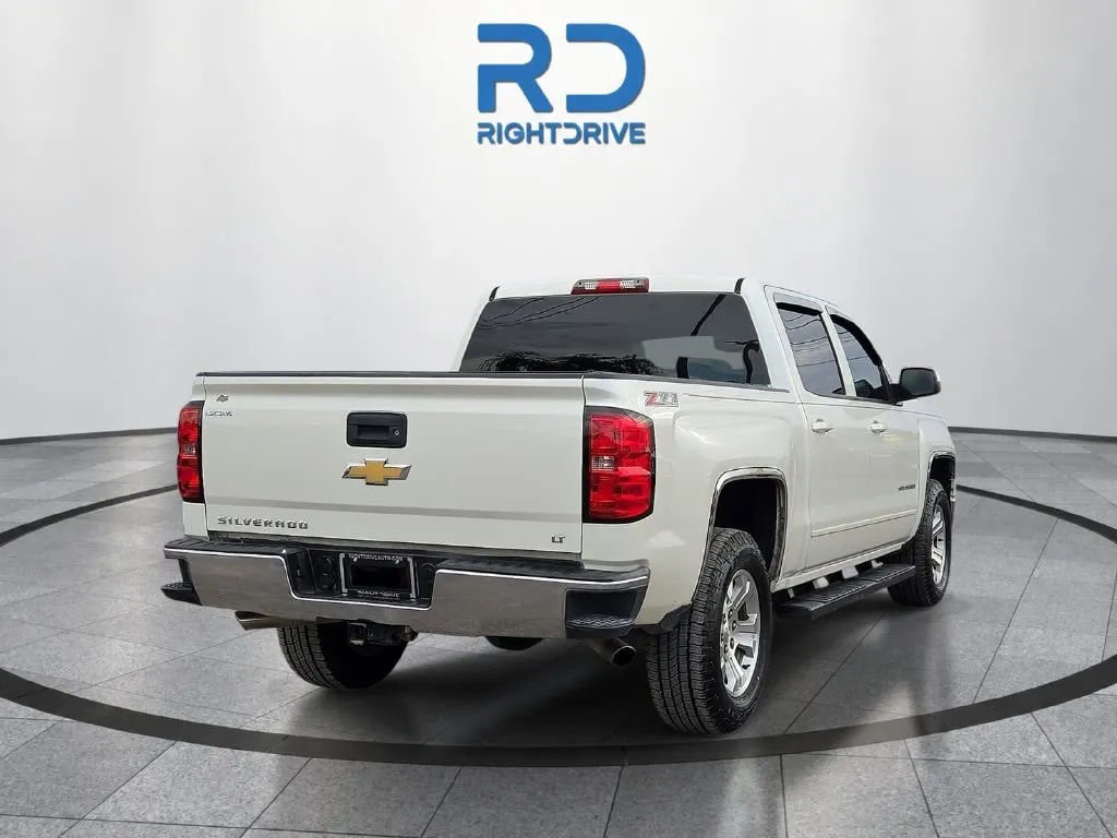 Chevrolet Silverado photo 3
