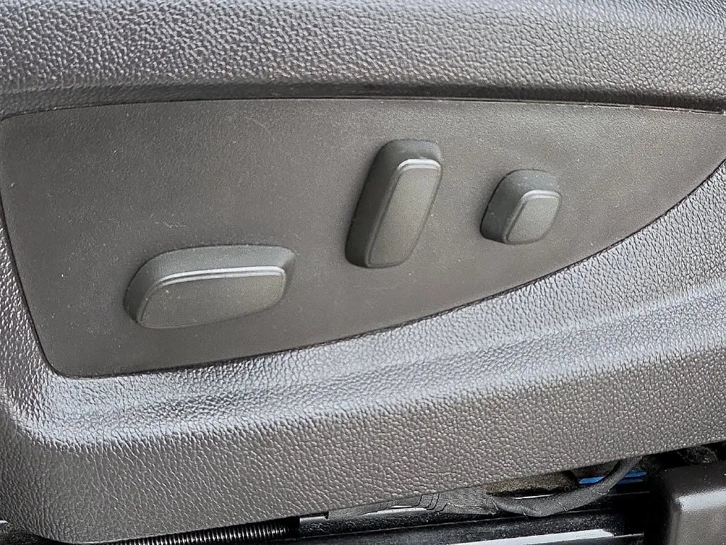 Chevrolet Silverado photo 18