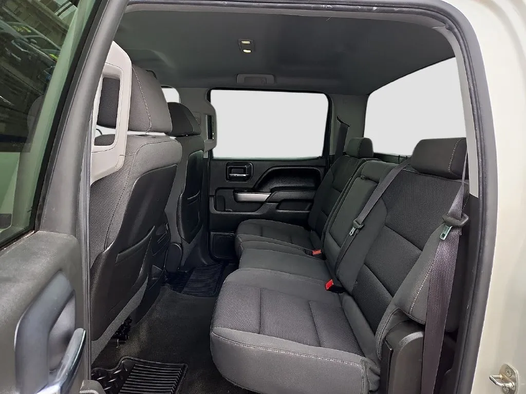 Chevrolet Silverado photo 14