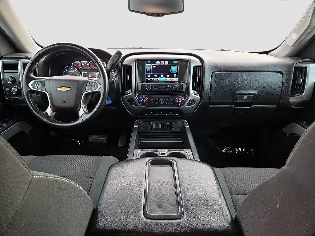 Chevrolet Silverado photo 15